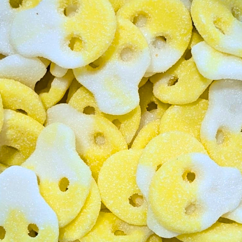 Fizzy White and Yellow Fruity Skulls (100g) | Joyofsweets.com ...